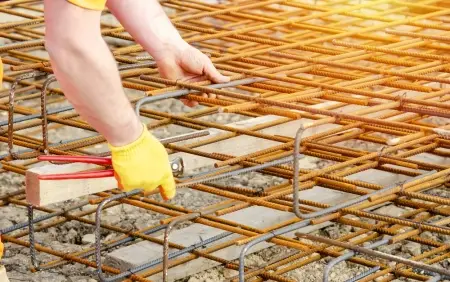 What is the purpose of reinforced concrete wire mesh?